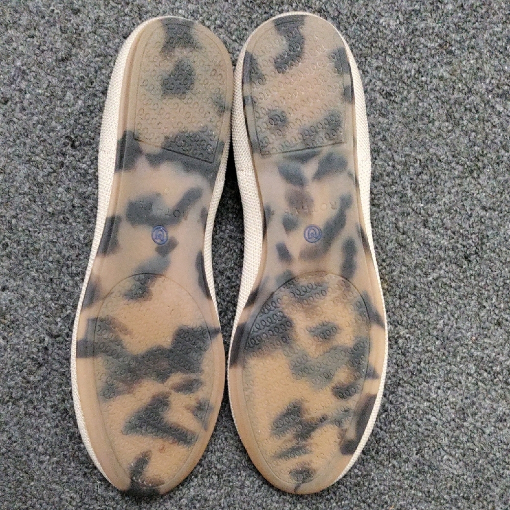 Rothys Ecru Round Toe Ballet Flats - Picture 12 of 13